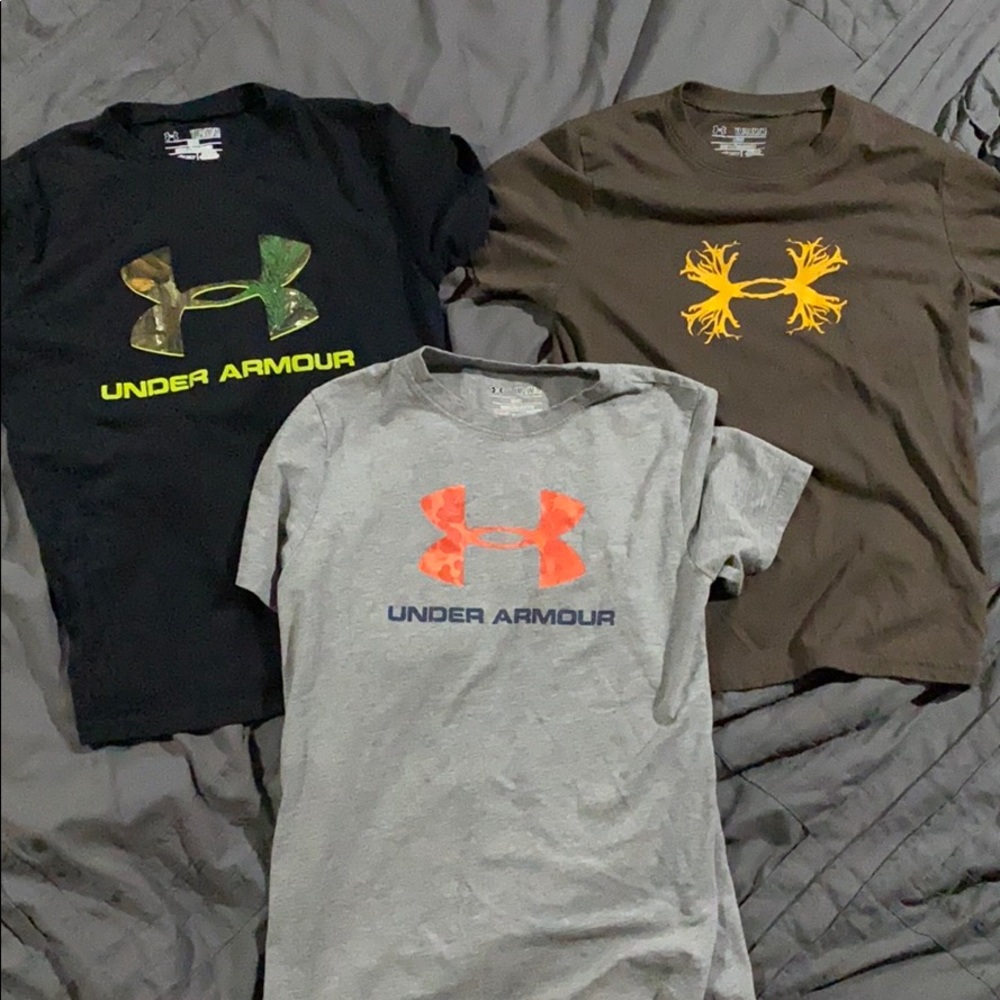 3 Boys Under Armour t-shirts- size medium